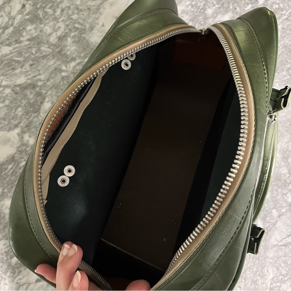 Rich green vintage weekender bag— so cool! - Picture 12 of 13